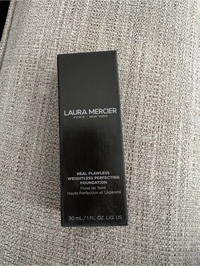 laura mercier 0N1 Flawless Weightless Perfecting Foundation